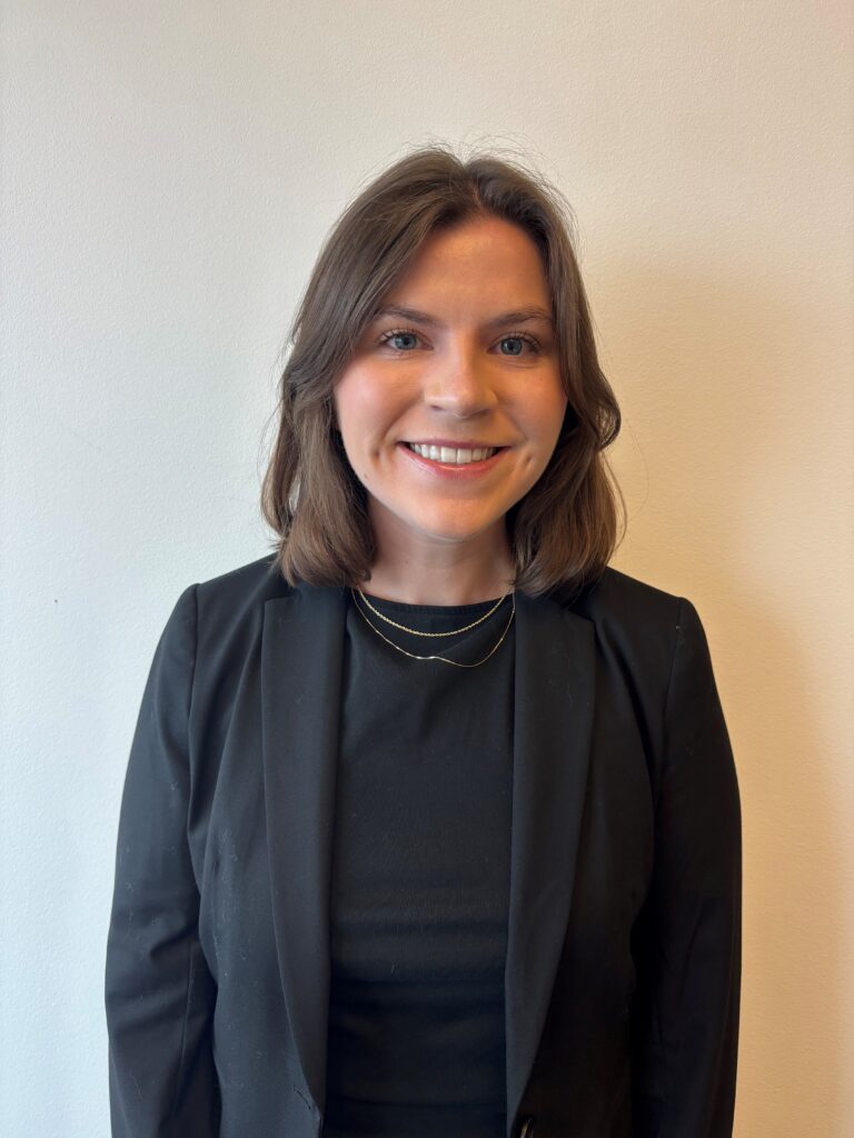 Madeline Penn - KWM Associate Counsel Attorney